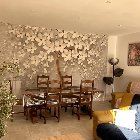 Casa de Férias Les De Pilot Lussac (Gironde)